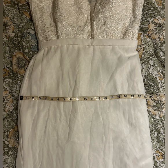Hebeos wedding Dress with Train - Picture 15 of 16
